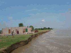 Padma almost devours Khidirpur Char 