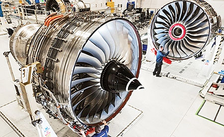 Emirates, Rolls-Royce ink deal for A380 engines 