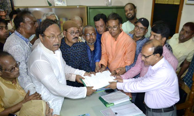 AL-backed AHM Khairuzzaman Liton submits nomination paper.