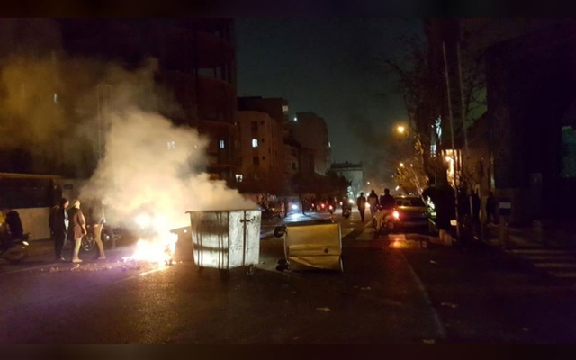 Protests hit Tehran, 2 demonstrators killed