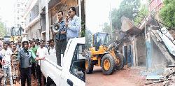 RCC launches drive to free footpath