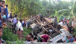 3 killed in Bagha road crash