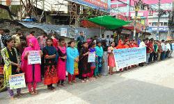 Human chain demands end of child abuse 