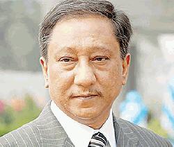 Should Papon not step down?