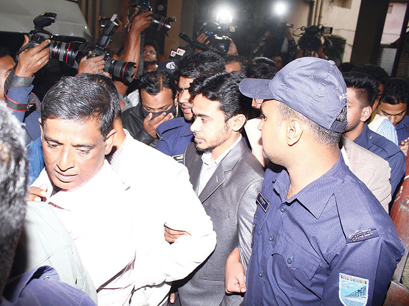 The ACC arrested 13 people from Dhaka's Segunbagicha on Thursday for their alleged involvement in a corruption case in RNPP housing project in Pabna. PHOTO: OBSERVER