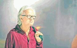 Hamiduzzaman Khan, a modern sculptor and abstract expressionist painter 