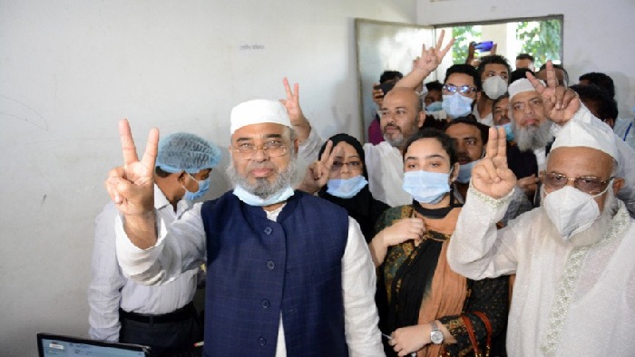 Awami League nominated candidate Mohammad Habib Hasan has been elected unofficially in the by-election of Dhaka-18 constituency on Thursday. The photograph was taken when he visited IES School Centre at Sector-5 in Uttara on Thursday morning. 