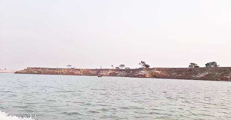 The char that emerged in the Padma River in recent years.	photo: observer