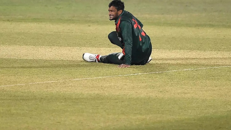 Shakib Al Hasan went down with an injury on Monday. Photo: AFP