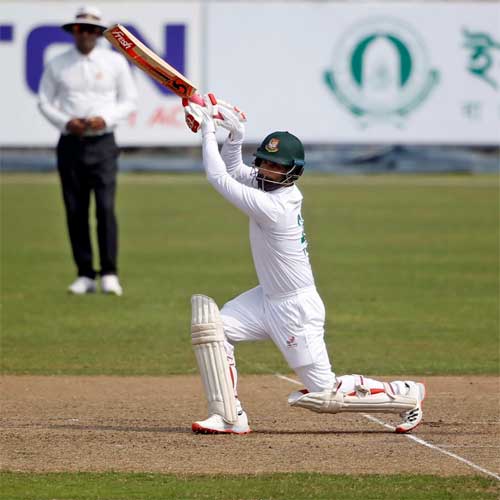 Tamim Iqbal drives through the covers  Raton Gomes/BCB