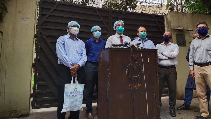 BNP Chairperson's physician Professor Dr FM Siddique addressing a press briefing outside the residence of Khaleda Zia at Gulshan in Dhaka on Thursday.