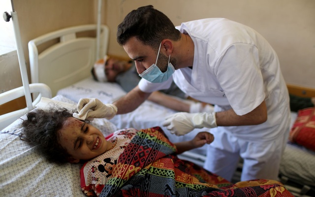 Gaza girl survives Israeli strike that shattered her family 