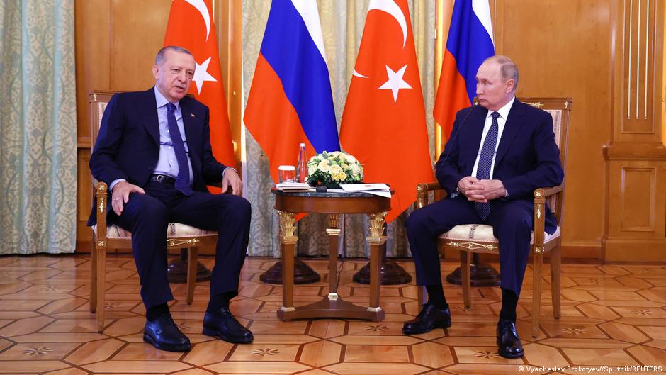 Putin, Erdogan meet to further Russia-Turkiye ties