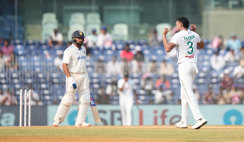 Taskin Ahmed celebrates snagging Rohit Sharma • AP
