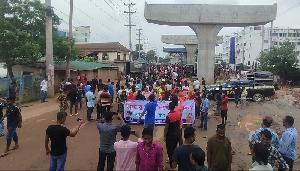 Workers demand factory reopening: 10 hurt, 7 held as protests erupt in Ashulia