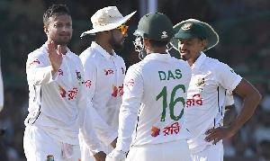 Shakib, Miraz force India to declare innings with 52-run ahead