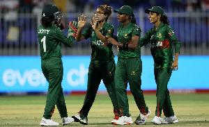 Tigresses restrict England W to 118