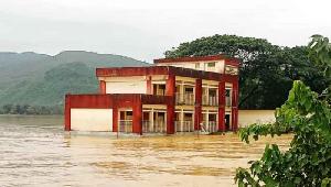 Floods worsen in Netrakona, 131 villages submerged