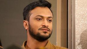 Shakib apologizes, seeks support at his farewell