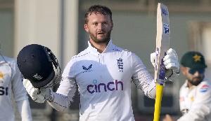 England stumbles to 239-6 after Duckett hits robust ton in 2nd test