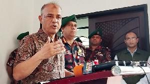 Fugitive policemen are 'terrorists', will be arrested on sight: Home Advisor