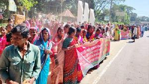Tea workers begin wildcat strike demanding arrears in Sylhet