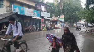 Cyclone Dana brings rain to coastal areas of Satkhira