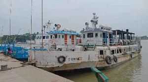 Launch services on Laxmipur-Bhola-Barishal route suspended