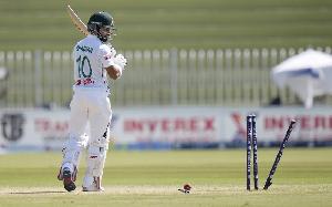 Bangladesh stumble to 38-4 in reply to South Africa's 575 