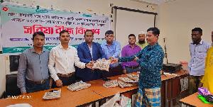 Over 5,500 farmers receive free fertilizers, seeds in Sunamganj and Natore