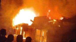 8 shops gutted in Tangail fire