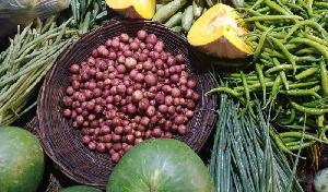New potatoes selling at Tk 200 per kg in Dinajpur
