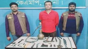 One held with arms, ammunition in Khulna