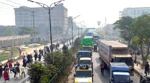 RMG workers block Chandra-Nabinagar highway again over unpaid wages 
