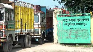 100 tonnes of rice imported from India via Banglabandha land port  