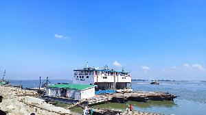Navigability issues suspend ferry services on Chilmari-Roumari route for 17 days
