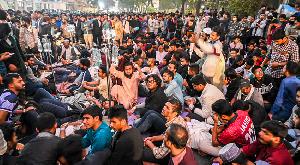 JnU students' end hunger strike, announce campus shutdown
