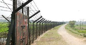 Bangladeshi farmer shot by BSF along C'nawabganj border 