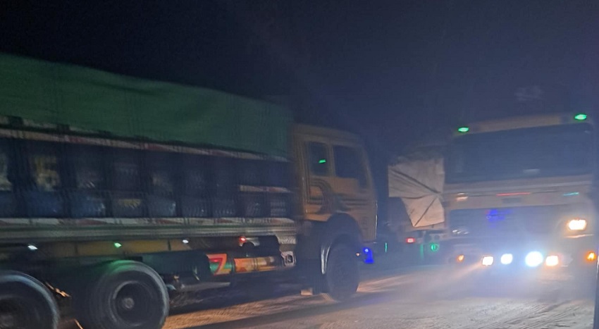 Hundreds of vehicles were seen stranded due to the truck drivers' protest in Lalmonihat. Photo: Observer
