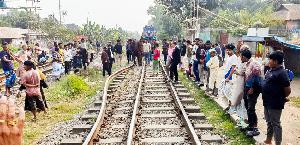 1,200 passengers narrowly survive train accident in Gazipur  