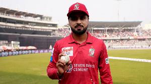 Faheem’s five-wicket haul secures playoff spot for Barishal  