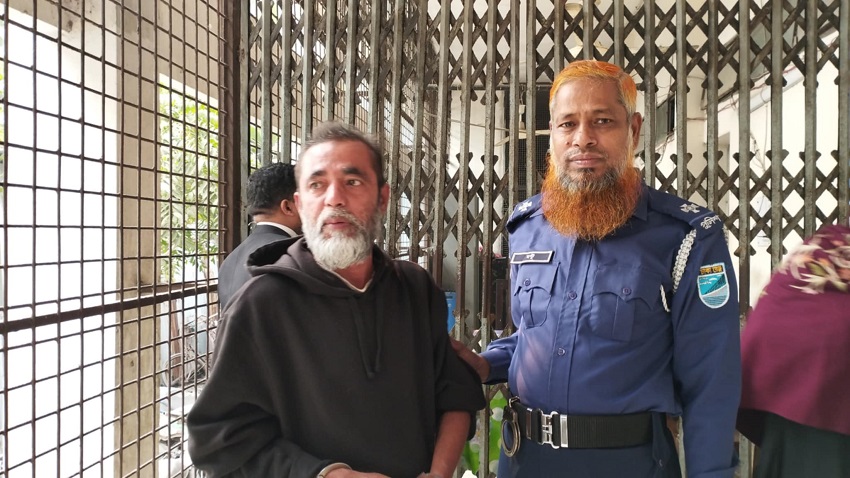 The convicted Nurul Alam Sobuj was presented before Narayanganj court on Monday. Photo: Observer