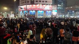 Titumir college students block Gulshan-1 intersection