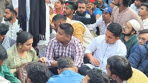 Hasnat, Sarjis led students block roads protesting attack in Gazipur