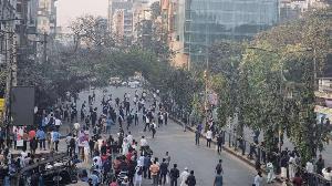 City College and Ideal College students clear road after 1.5hr of clash