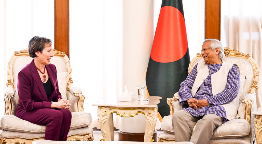US Charge d'affaires to Bangladesh, Tracey Jacobson, met Chief Adviser, Professor Muhammad Yunus, today at the State Guest House Jamuna in Dhaka. Photo: PID