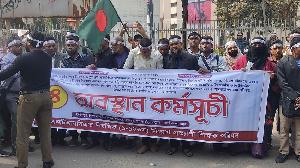Protesting teachers return to Shahbagh, call for mass rally  