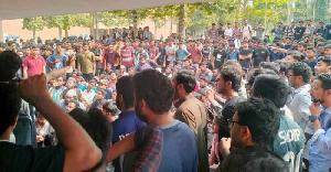Clashes erupt at KUET, 40 injured