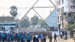 KUET deadlock continues as teachers strike post-reopening