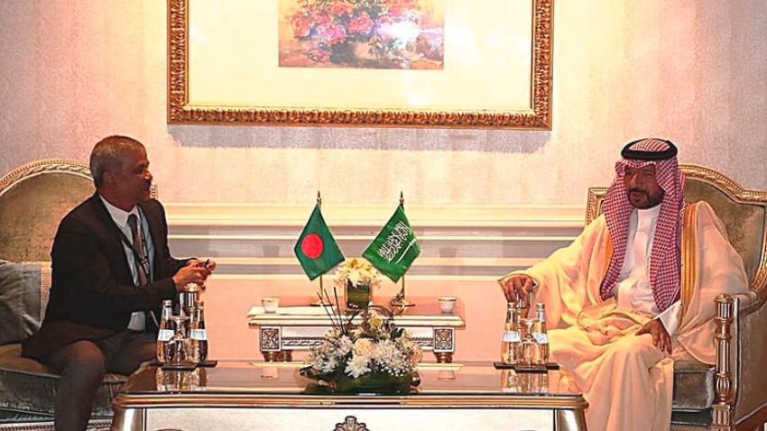 Adviser for Expatriates’ Welfare and Overseas Employment, Dr Asif Nazrul, met with Saudi Vice Minister of Human Resources and Social Development Dr. Abdullah bin Nasser Abuthnain on the sidelines of 7th Global Summit on Occupational Health and Safety in Riyadh.